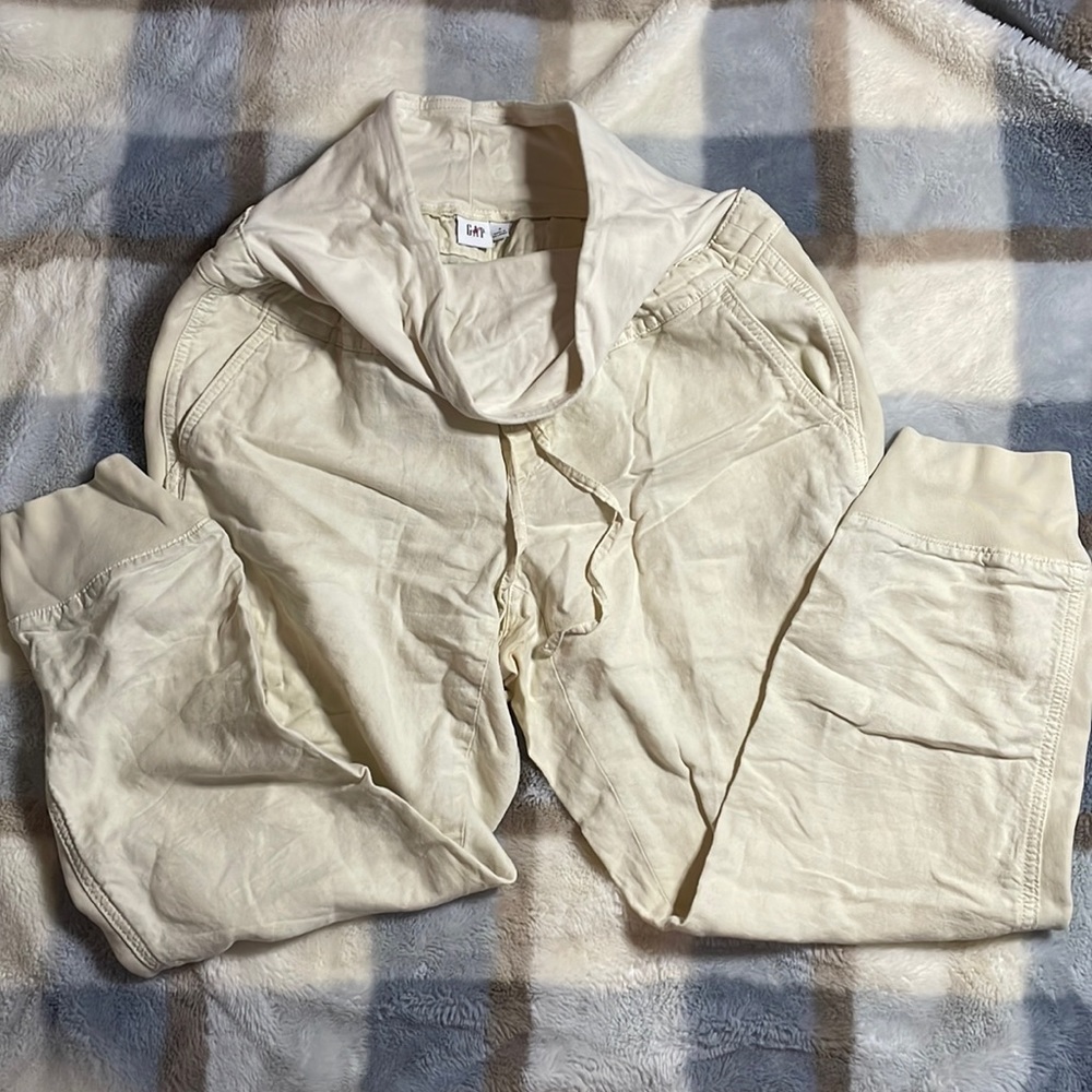 GAP maternity Cream Canvas Joggers